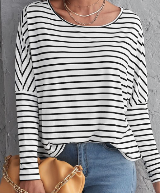 Camiseta blanca a rayas